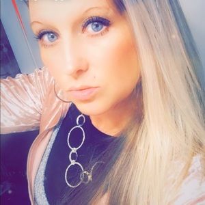 Meet your Posher, Michele